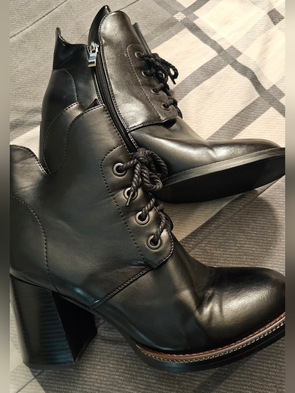 Torgeis Black Leather Lace Up Boots Size 10